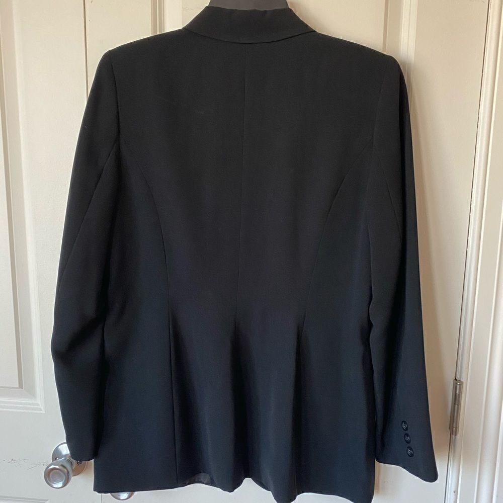 3 button jacket suit - Picture 2 of 6